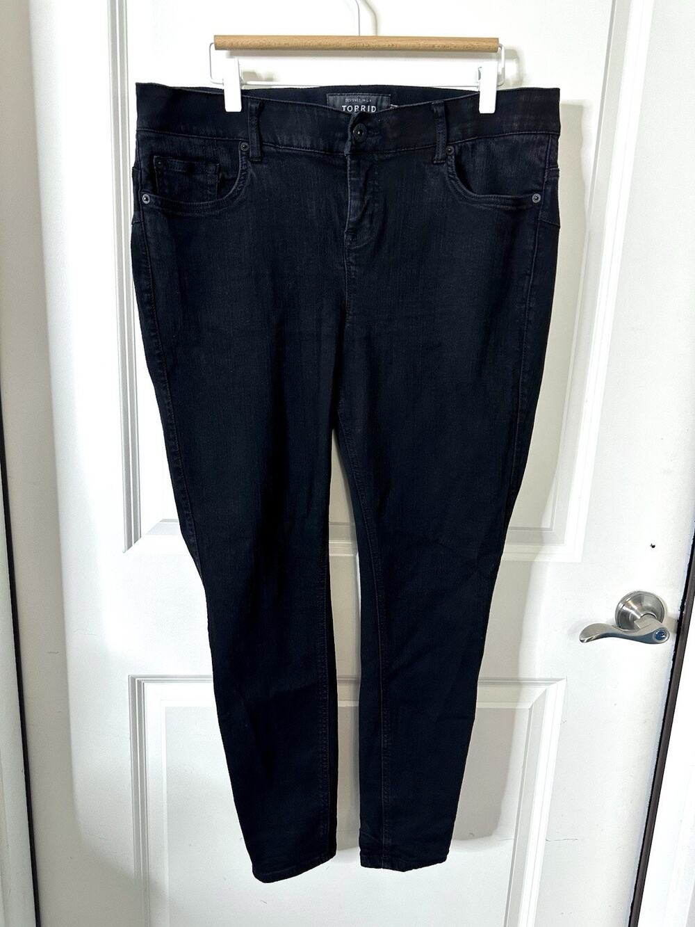 Torrid Bombshell Skinny Jeans Women Size 16R Black High Rise Tummy Smoothing